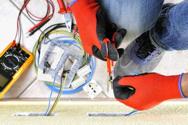 Elettricisti a Settala: Pronto intervento 24 ore su 24, 7 giorni su 7, Sostituzione Frutto